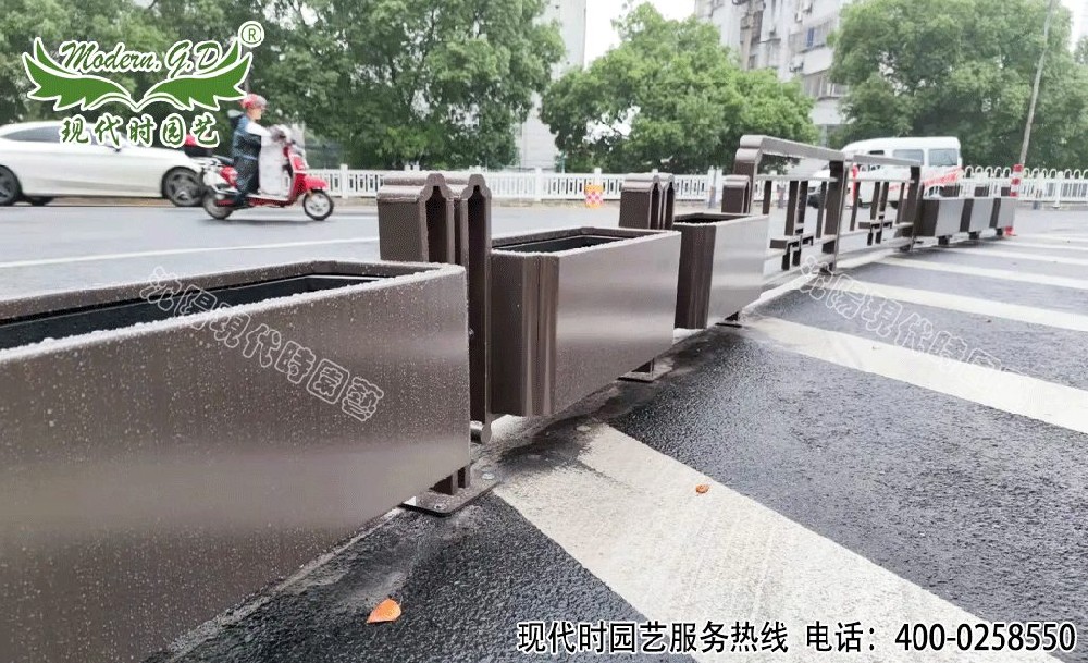 道路護欄不銹鋼花箱